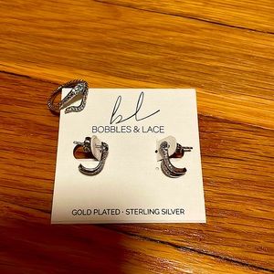 Set of Sterling Silver Ring 6 and Earrings